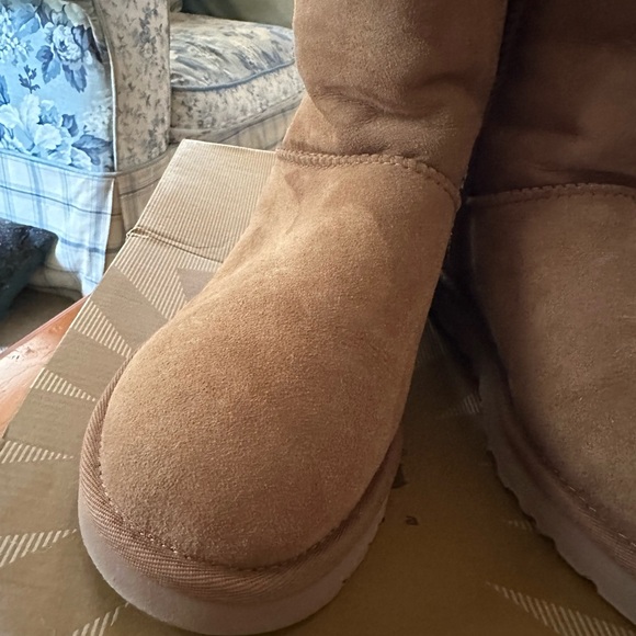 Ugg Tall Bailey Bow Boots Chestnut - Picture 3 of 9